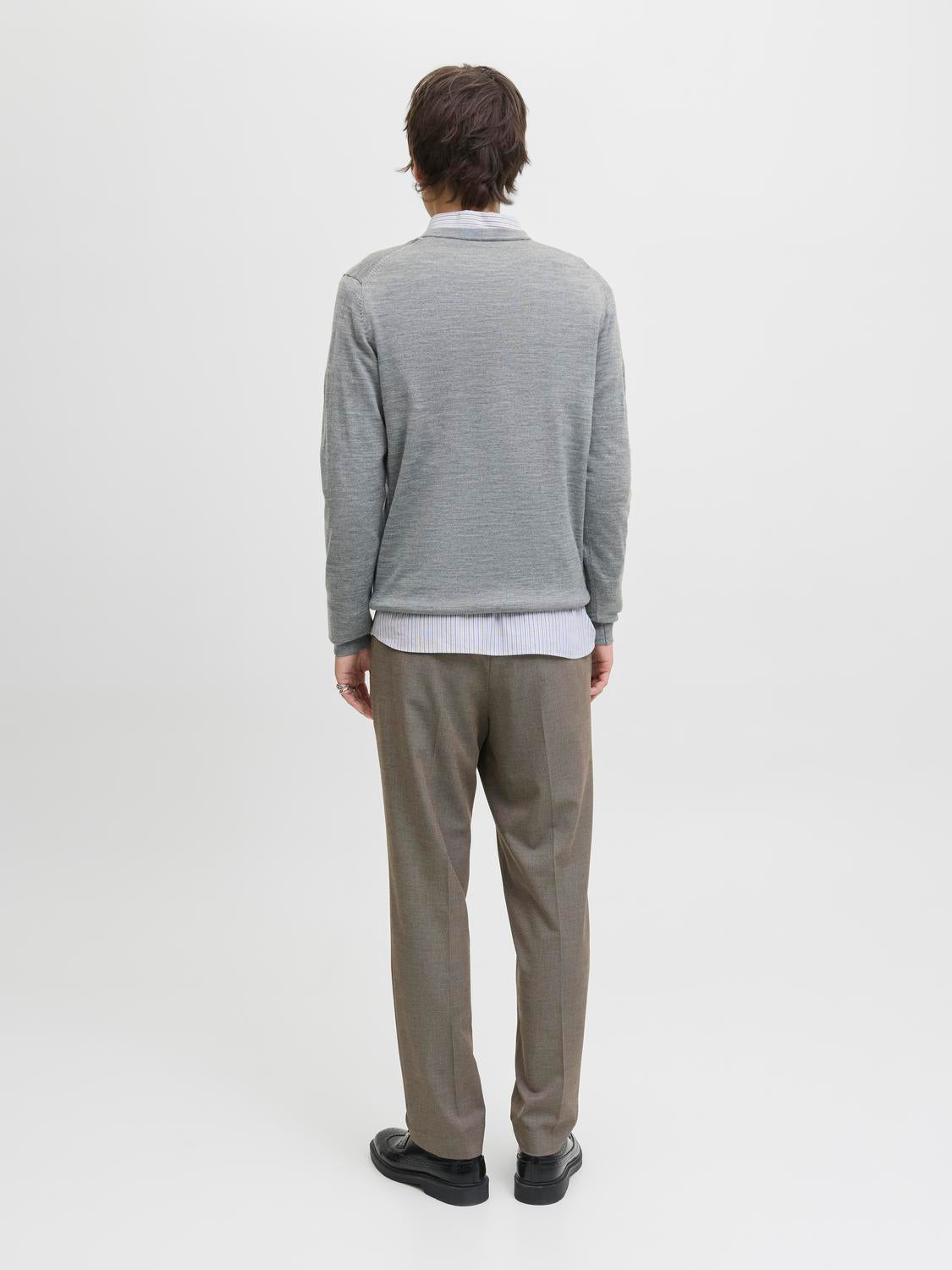 model_shot-back